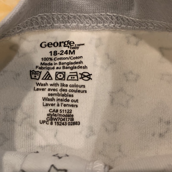 George White Stars Print Fitted Zipper & Carter’s Santa Red Print Pajamas 18-24M - Picture 4 of 12